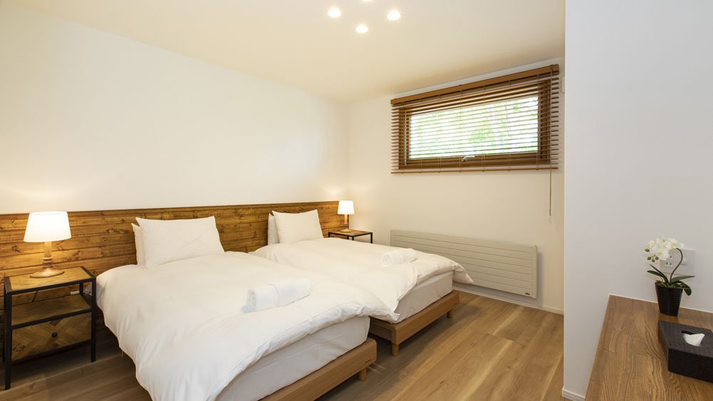 Birchwood - Guest bedroom setting